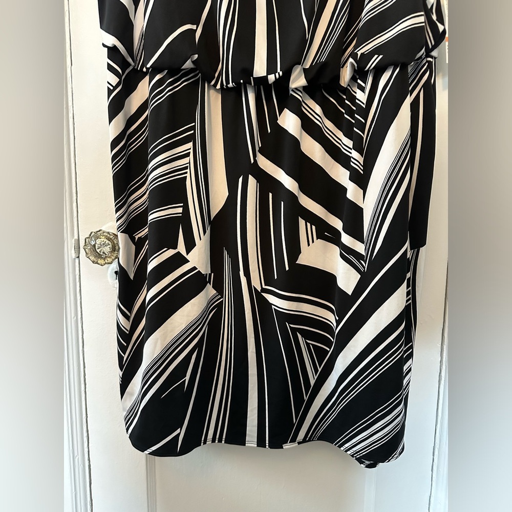 Tiana B Size 24W Black and White Abstract Print Dress - Picture 5 of 7